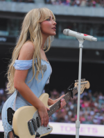 Sabrina-Carpenter-Guitar-1.png