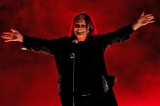 Ozzy-Osbourne-performs-during-the-closing-ceremony-for-the-Commonwealth-Games-85-08082022-f7bf...jpg