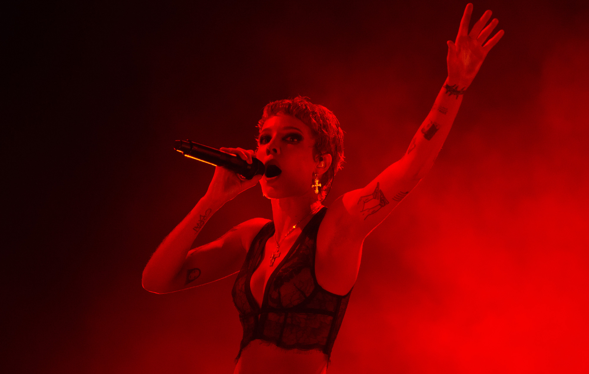 Halsey-Headlines-Reading-2022-Getty.jpg
