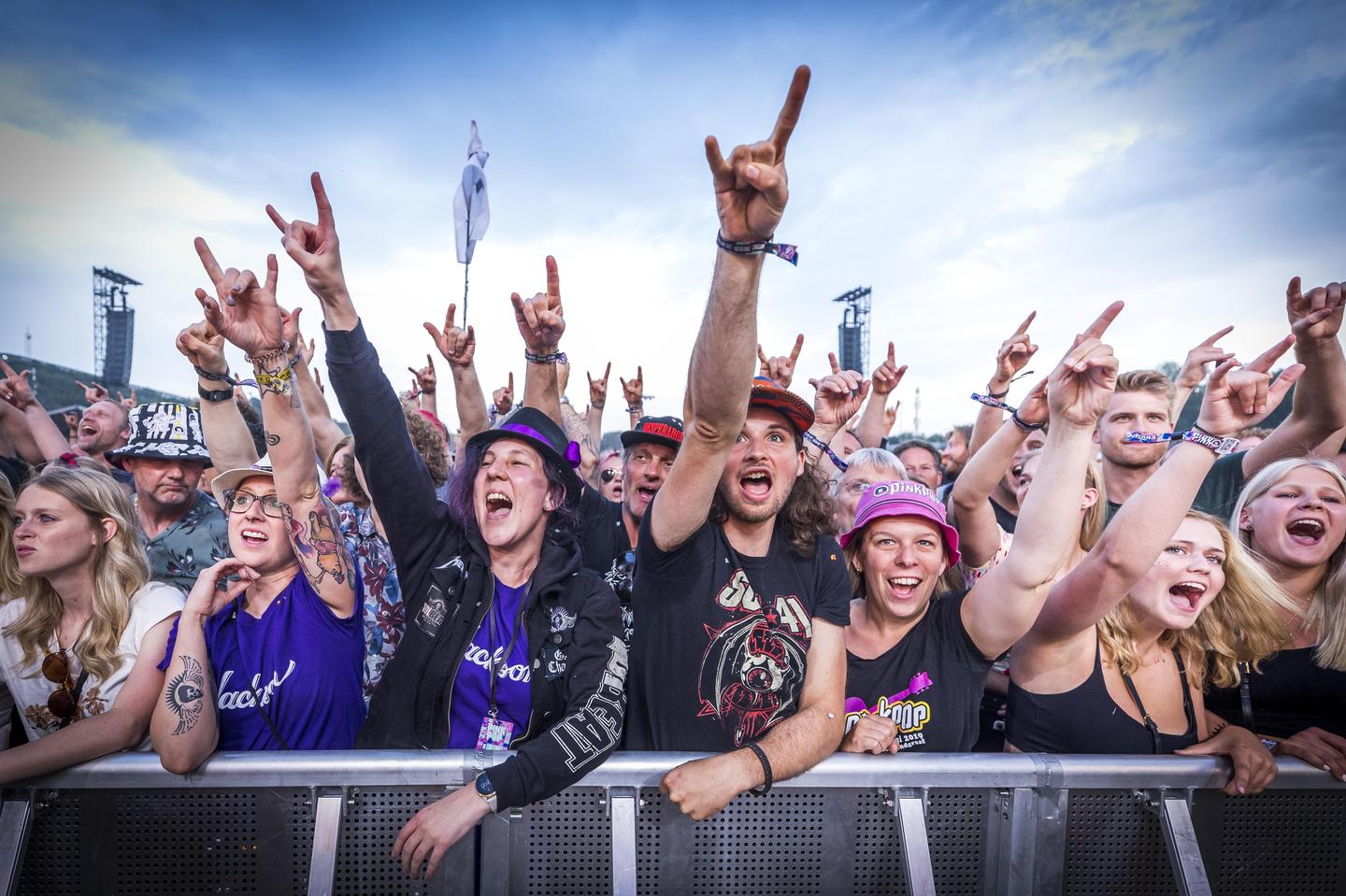Fans van Volbeat op Pinkpop bij hun favoriete band. 