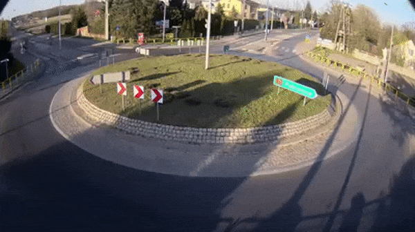 Suzuki-Swift-Poland-crash.gif