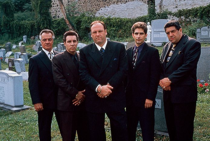 Acteurs Tony Sirico, Steven Van Zandt, James Gandolfini, Michael Imperioli en Vincent Pastore in The Sopranos, waar Van Zandt ook een rol inspeelde.